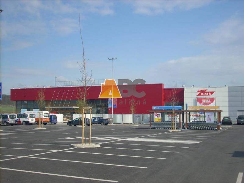 Tesco extra - pozemky Zvolen Retail park