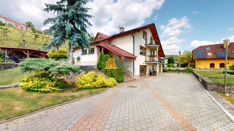 ABC Realitná  ponúka na predaj dom Ľupča - 1.jpg