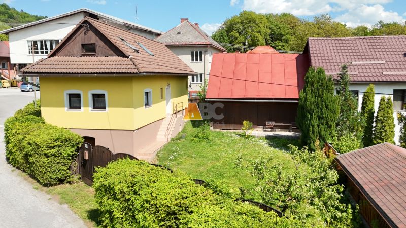 Dom Podkonice