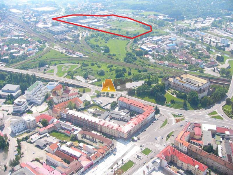 Pozemok pre halu sklad výrobu Banská Bystrica - Zvolen 